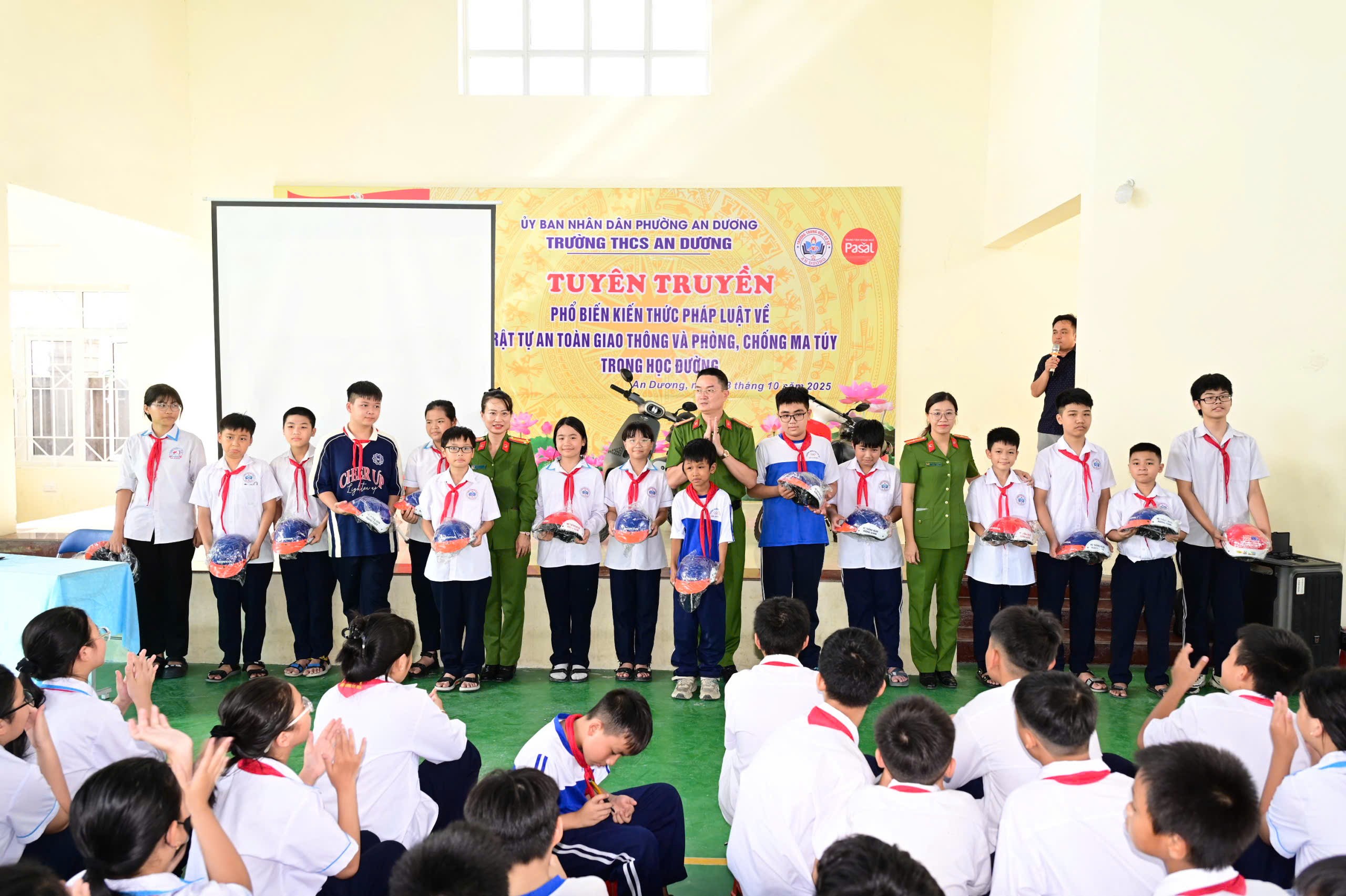 Công an phường An Dương tuyên truyền về Trật tự an toàn giao thông và Phòng, chống ma túy trong học đường” tại trường THCS An Dương 